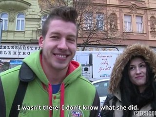 bộ tứ quan hệ tình dục Czech với tiền bỏ ra