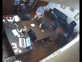 Chefe russo fode Secretário No Escritório Cam Invisível