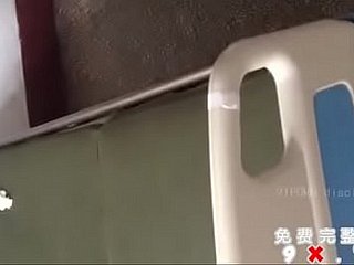 聊城 二 院 院 拍贵 在 真实 还 有 人 在 走廊 过 呢 有还.