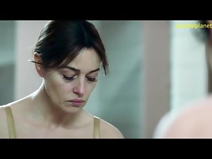 ヴィル・マリー映画でモニカ・ベルッチヌードおっぱいと乳首