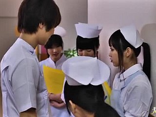 Jururawat Jepun Panas Dapat Kain dan Hotly Fucked Di Bilik Mandi