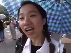 Jap đái ngoài trời