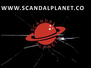 겉감 제한 영화에서 Alyssa 밀라노 누드 - ScandalPlanet