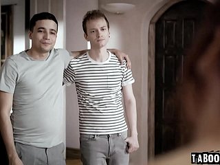 두 명의 젊은 화난 계단 형제 Ricky Spanish와 Alex Jett는 자신의 방식으로 자신의 방식으로 자신의 방식으로 그들의 좌절감을 불러 일으키기 위해 자신의 방식으로 침투합니다!