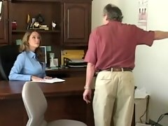 Une fessée par le Vieil Homme
