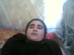 イスラム教徒の結婚妻は家庭でカンニング