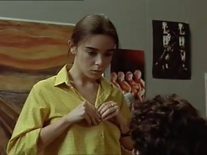 Elodie Bouchez เปลือยใน Le พลัสเบลอายุ