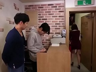 Chinês inocente com salto