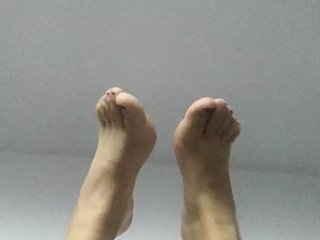 chân của cô gái trung quốc