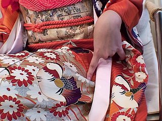 Os asiáticos gostam quando um vibrador está no clitóris