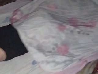 Acordei a empregada para me fazer sexo, gozamos muito