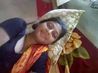 piękny desi bengali boudi z Devar blue bowels narażone
