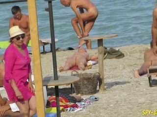 Mature Nudist Amateurs Beach Voyeur - MILF Close-Up Pussy