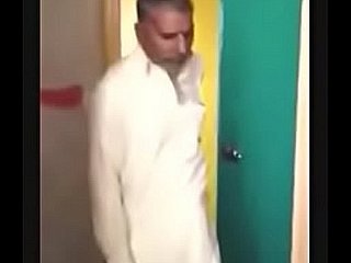 pakistani aunty fucked unconnected with team a few sky pilot